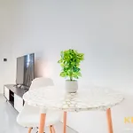 Elz Residence Stylish Studio Living